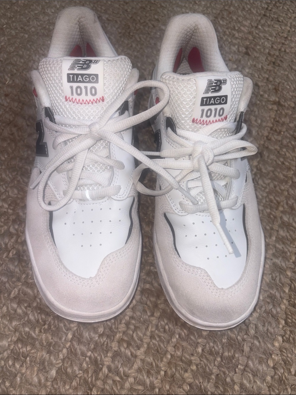 New Balance Men's sz8.5 White and Black Tiago 1010 Sneakers